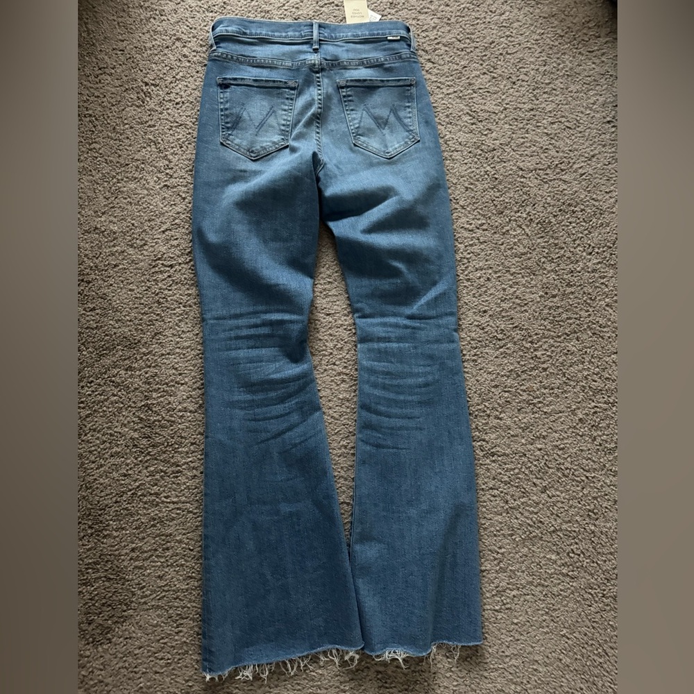 Mother The Weekend Fray Jeans - Picture 5 of 9